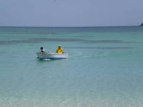 Mar totalmente caribenho em Paradise Beach, no sul de Carriacou, ilha ao norte de Granada